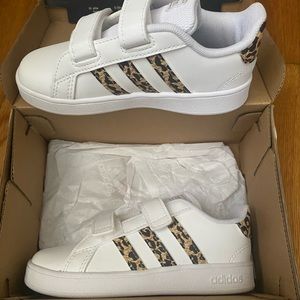 Adidas Grand Court Girls Sneakers white with leopard strips